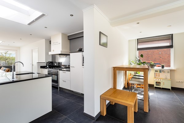 Foto - Te koop:  Royale twee-onder-een-kapwoning met comfort en ruimte!